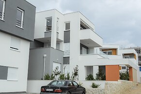 Apartments Tomana