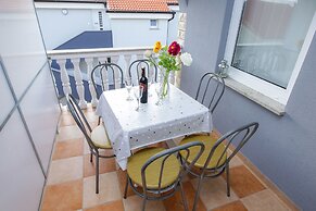 Pool Apartments Lucky Luke