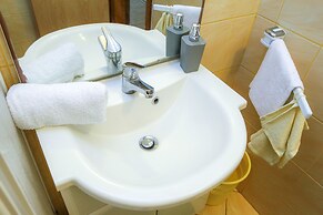 Pool Apartments Lucky Luke