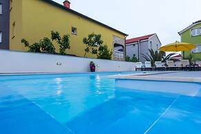 Pool Apartments Lucky Luke