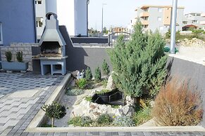 Pool Apartments Lucky Luke