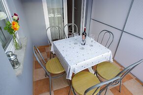 Pool Apartments Lucky Luke