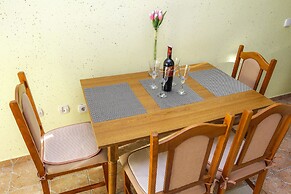 Pool Apartments Lucky Luke