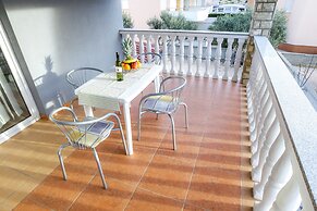 Pool Apartments Lucky Luke