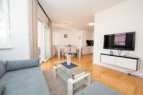 Funtastic Pool Villa Apartments