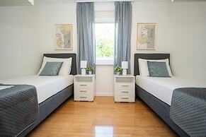 Funtastic Pool Villa Apartments