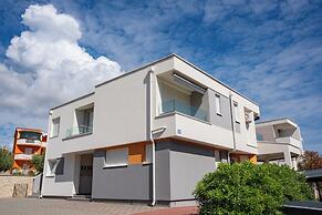 Funtastic Pool Villa Apartments