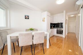 Funtastic Pool Villa Apartments