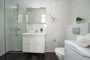 Funtastic Pool Villa Apartments