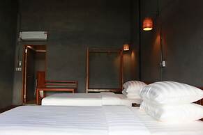 Demoso Lodge - Hostel