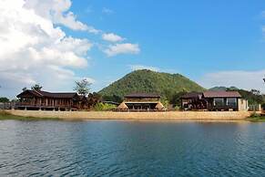 Demoso Lodge - Hostel