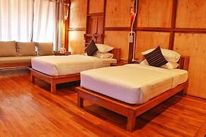 Demoso Lodge - Hostel