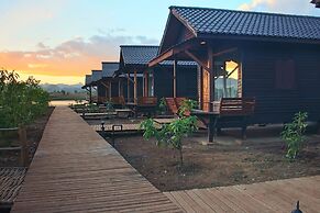 Demoso Lodge - Hostel