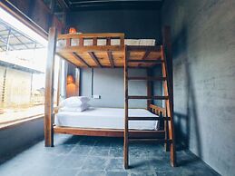 Demoso Lodge - Hostel