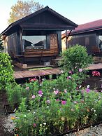 Demoso Lodge - Hostel