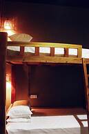 Demoso Lodge - Hostel