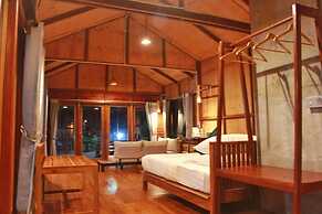 Demoso Lodge - Hostel