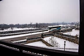 Apartments in Down Town Complex