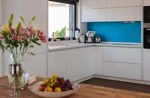 Villa Salt - 10 people, heated pool, Trogir, near beach & Split airpor