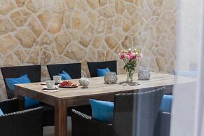 Villa Salt - 10 people, heated pool, Trogir, near beach & Split airpor