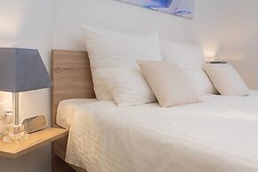 Villa Salt - 10 people, heated pool, Trogir, near beach & Split airpor