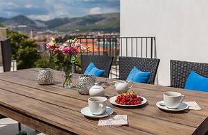 Villa Salt - 10 people, heated pool, Trogir, near beach & Split airpor