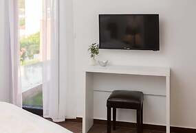 Villa Salt - 10 people, heated pool, Trogir, near beach & Split airpor