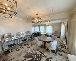 The Stella Hotel & Ballroom