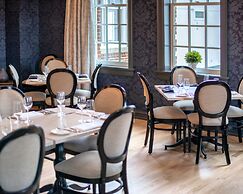 The Stella Hotel & Ballroom