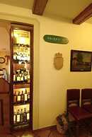 Biedermeier Hof