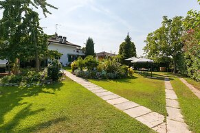 Au Jardin Fleuri