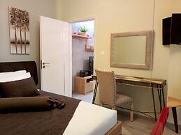 Kosmima Deluxe Apt Must