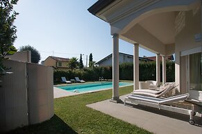 Versilia Sains Souci