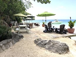 Chez Max, Cadras Haiti