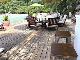 Chez Max, Cadras Haiti