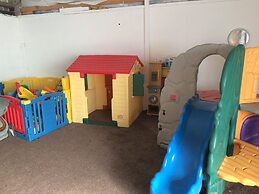 Birchenfields Family Friendly Cottages, Play Barn for all Ages and Sum