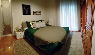 Royal Deluxe Apt Must