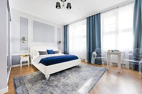 Main Square Apartments