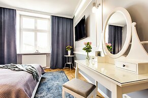 Main Square Apartments