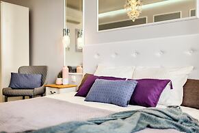 Main Square Apartments