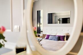 Main Square Apartments