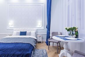 Main Square Apartments