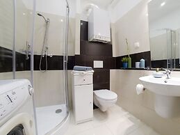 Main Square Apartments