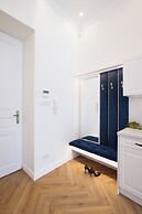 Main Square Apartments