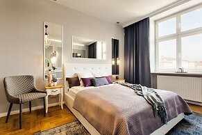 Main Square Apartments