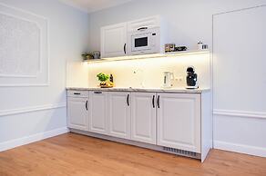 Main Square Apartments