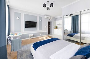 Main Square Apartments