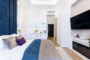 Main Square Apartments