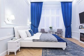 Main Square Apartments