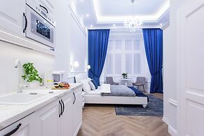 Main Square Apartments